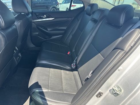 Used 2020 Nissan Maxima 3.5 SL w/ Floor Mat Group FWD image 6
