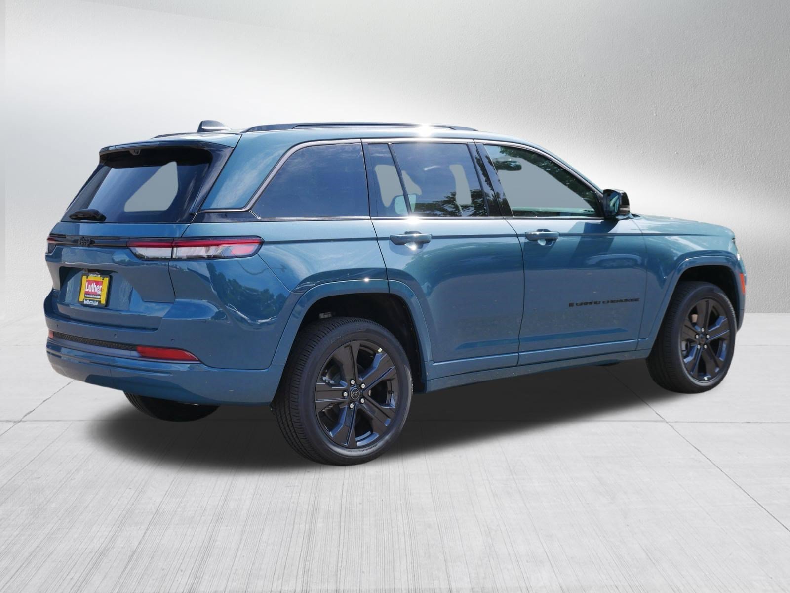 New 2027 Jeep Grand Cherokee Limited AWD/4WD image 4