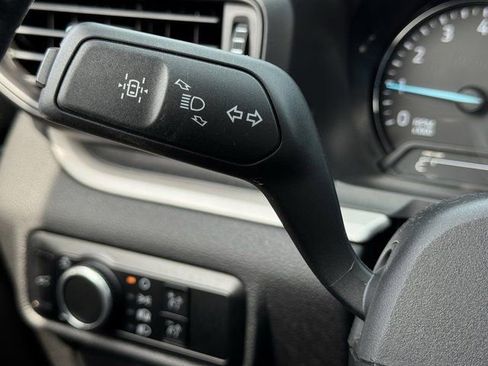 Used 2024 Ford Explorer XLT image 19