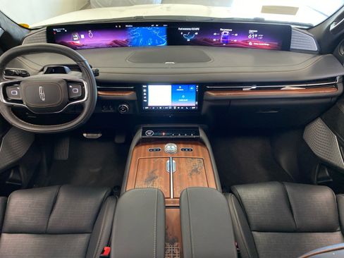 New 2026 Lincoln Navigator Black Label AWD/4WD image 15