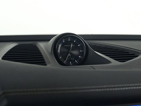 New 2025 Porsche Macan 4S Electric image 21