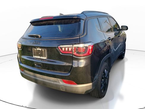 Used 2023 Jeep Compass Altitude AWD/4WD image 4