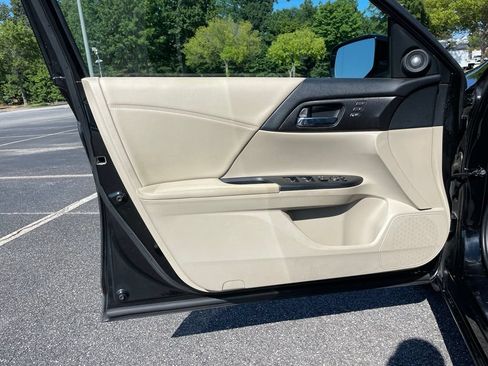 Used 2015 Honda Accord EX-L image 24