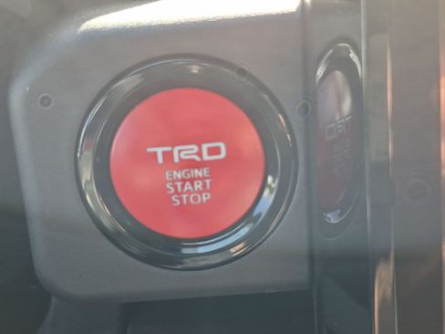 Used 2025 Toyota Tacoma TRD Off-Road w/ TRD Off Road Upgrade Package AWD/4WD image 19