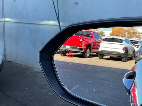 Used 2025 Hyundai Kona SEL image 19