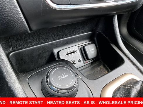 Used 2018 Jeep Cherokee Latitude w/ Altitude Package AWD/4WD image 16