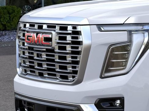 New 2026 GMC Yukon Denali w/ Denali Reserve Package AWD/4WD image 13