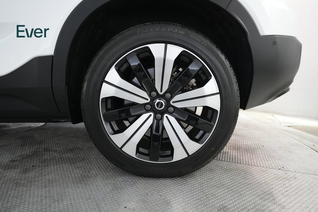 Used 2023 Volvo C40 P8 Recharge Plus AWD/4WD image 9