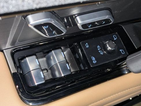 New 2026 Land Rover Range Rover Sport SE AWD/4WD image 12