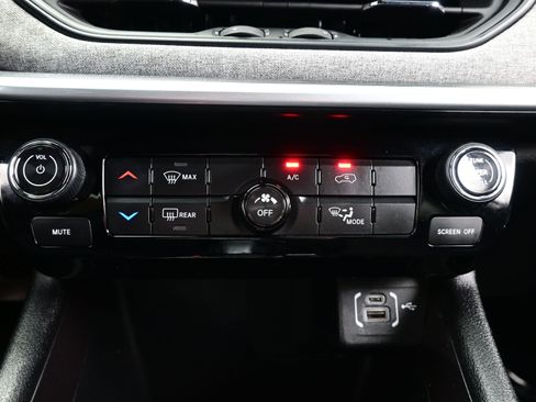 Used 2024 Jeep Compass Latitude image 20