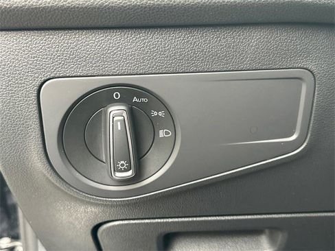 Used 2024 Volkswagen Tiguan Wolfsburg Edition image 37