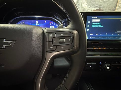 Used 2024 Chevrolet Silverado 1500 ZR2 w/ Technology Package AWD/4WD image 17