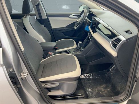 New 2026 Volkswagen Taos SE image 31