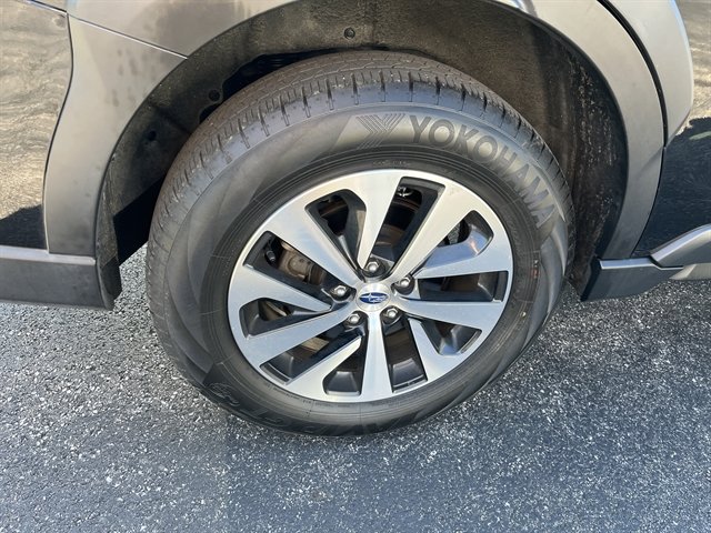 Used 2023 Subaru Outback Premium AWD/4WD image 8
