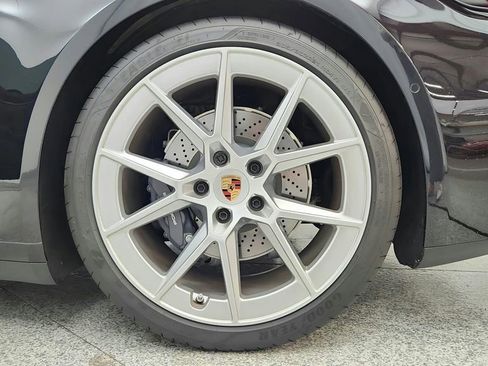Used 2025 Porsche 911 Carrera RWD image 14
