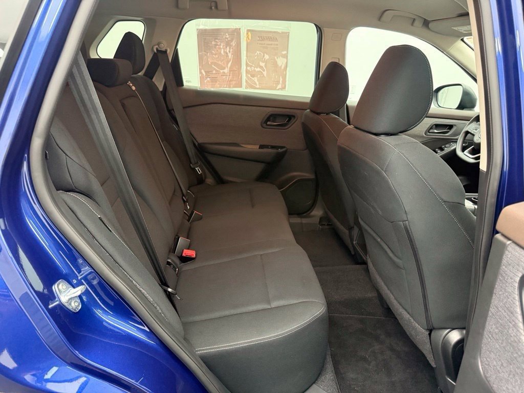 Used 2023 Nissan Rogue S AWD/4WD image 38