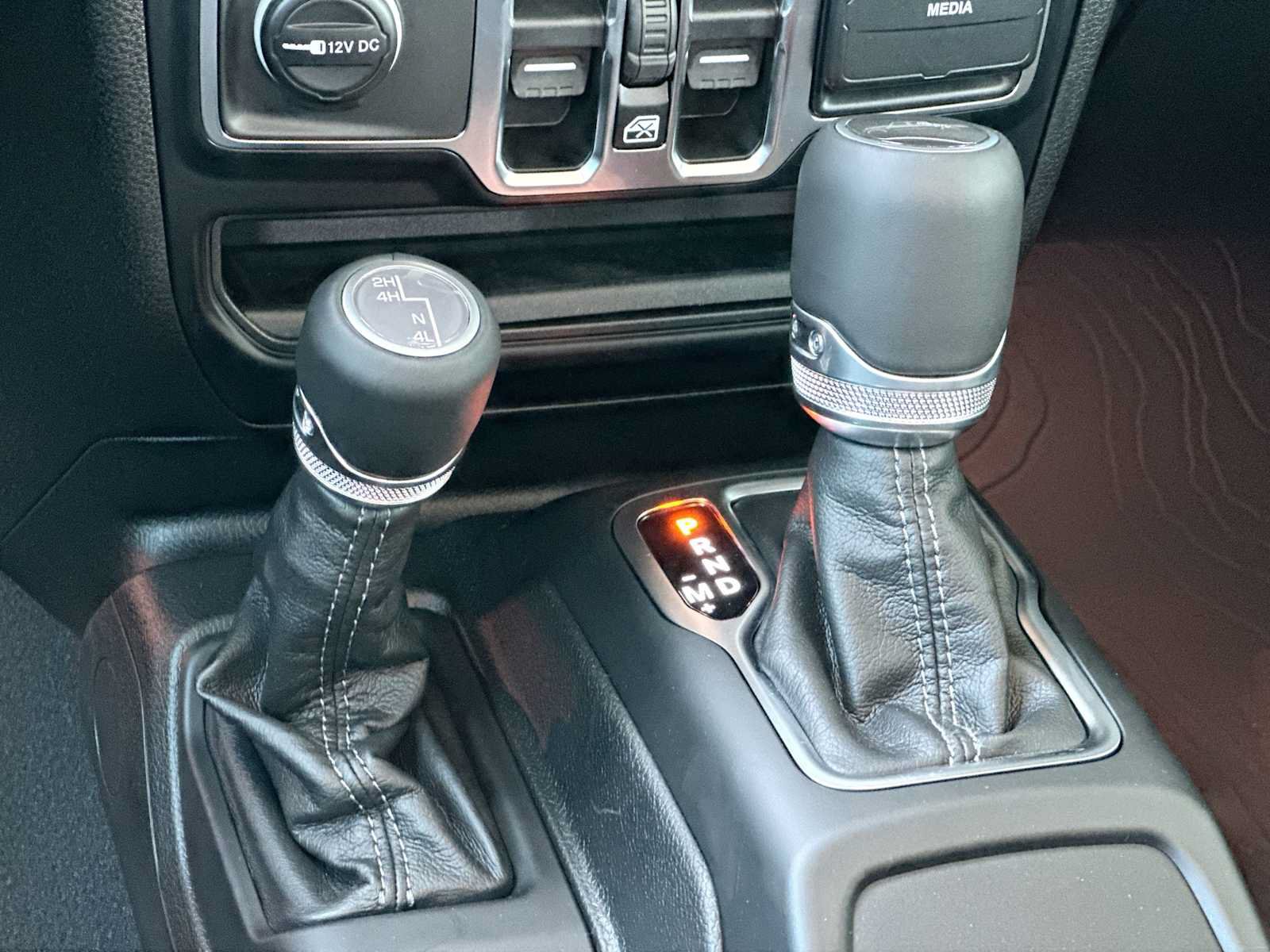 New 2026 Jeep Gladiator Sport AWD/4WD image 21