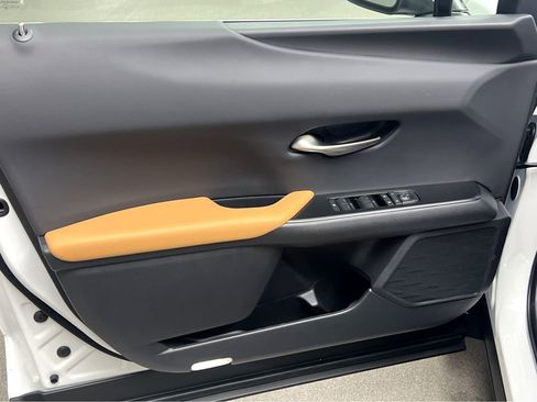 New 2026 Lexus UX 300h AWD image 38