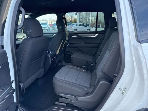 New 2026 GMC Acadia Elevation image 10