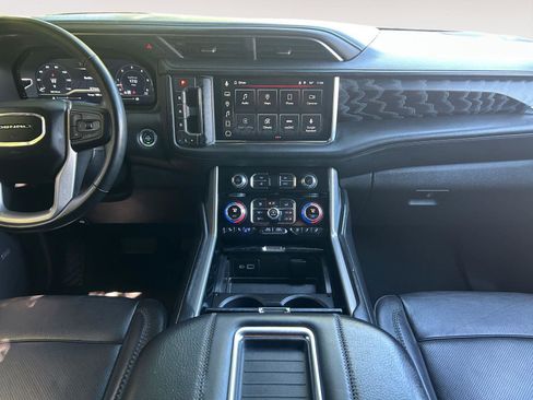 Used 2023 GMC Yukon Denali AWD/4WD image 11