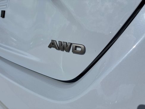 Used 2024 Nissan Altima 2.5 SR AWD/4WD image 9