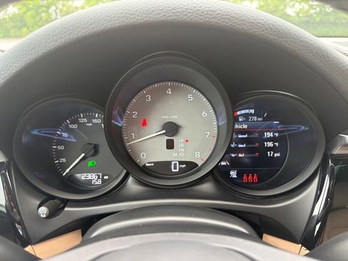 Used 2023 Porsche Macan S AWD/4WD image 28