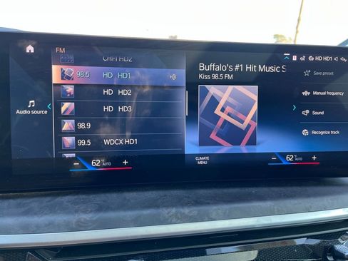Used 2023 BMW X7 xDrive40i w/ Parking Assistance Package AWD/4WD image 50