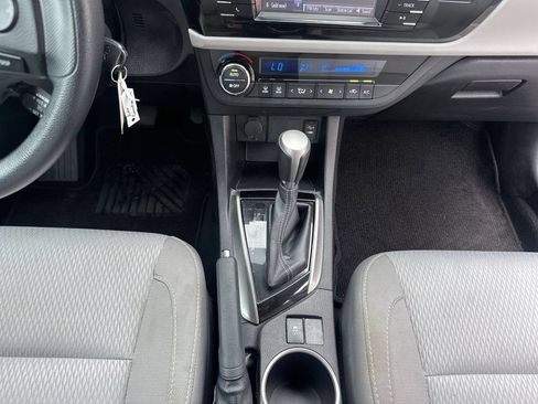 Used 2016 Toyota Corolla LE FWD image 12