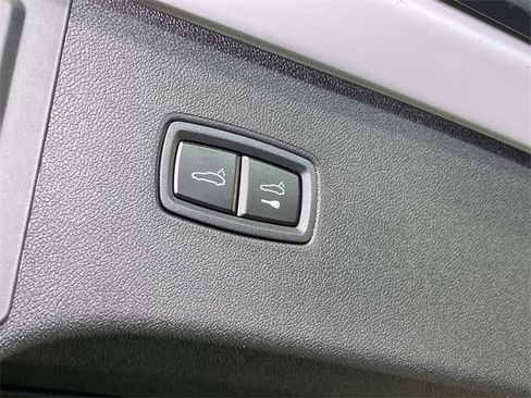 New 2026 Porsche Cayenne image 21