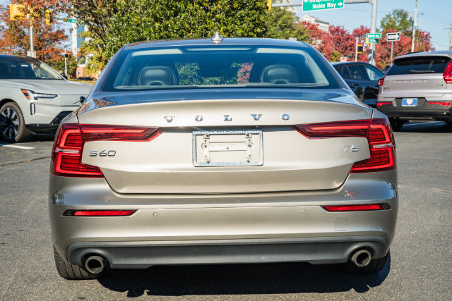 Used 2019 Volvo S60 T5 Momentum w/ Premium Package FWD image 6