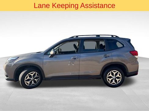 Used 2023 Subaru Forester Premium image 6