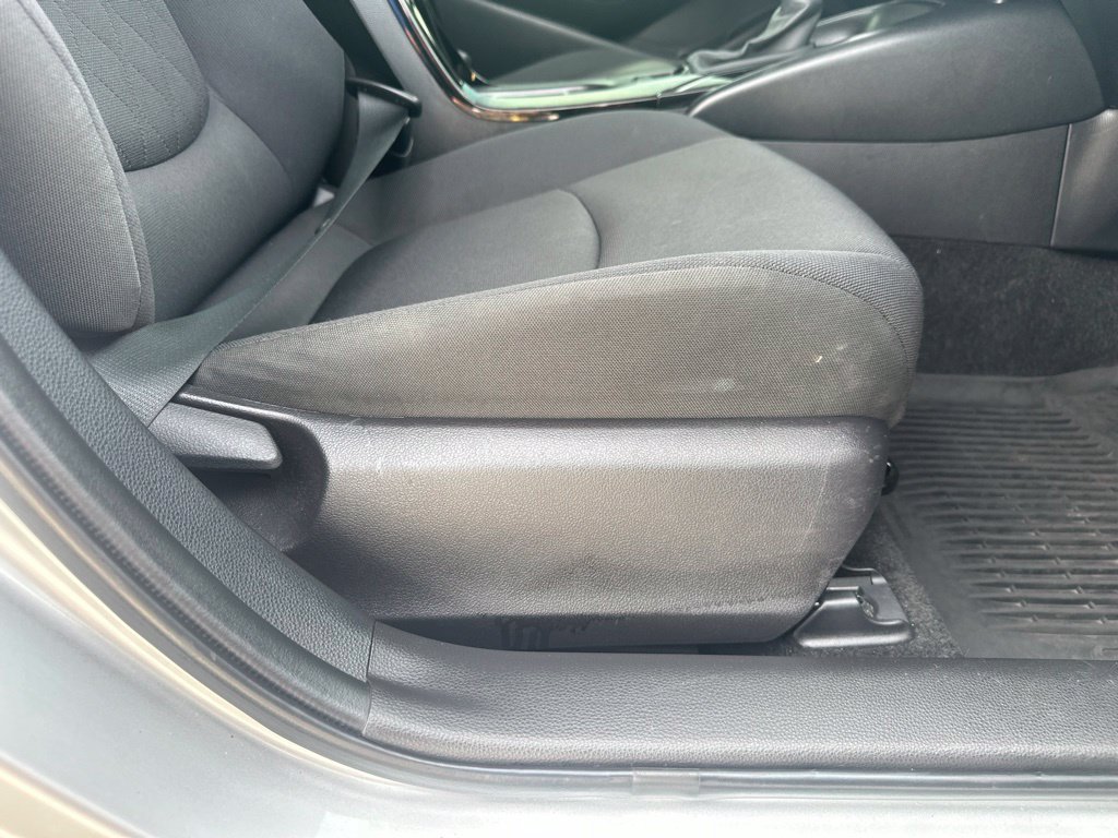 Used 2022 Toyota Corolla LE FWD image 26