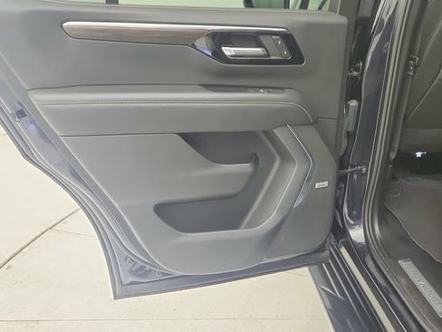 Used 2025 Chevrolet Tahoe Premier AWD/4WD image 26