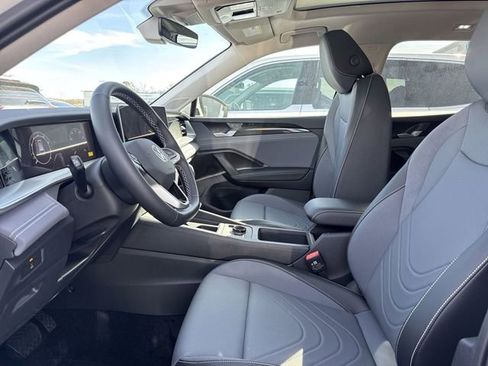 New 2026 Volkswagen Tiguan SE image 11