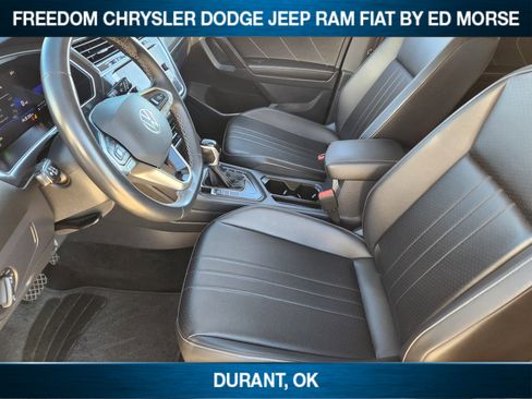 Used 2024 Volkswagen Tiguan SE image 10