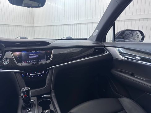 Used 2020 Cadillac XT6 Premium Luxury FWD image 17