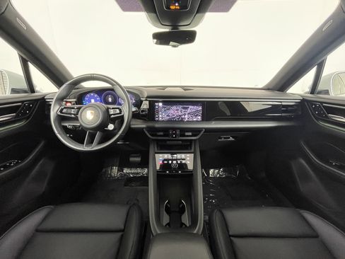 Used 2025 Porsche Macan Electric image 13