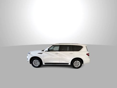 Used 2024 Nissan Armada SV AWD/4WD image 5