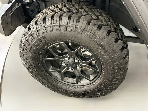 Used 2025 Jeep Wrangler Willys AWD/4WD image 11