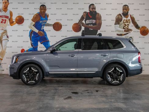 Used 2025 Kia Telluride S AWD/4WD image 17