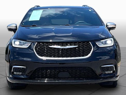 Used 2023 Chrysler Pacifica Pinnacle FWD image 4