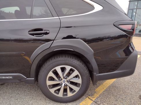 Used 2024 Subaru Outback Premium image 4