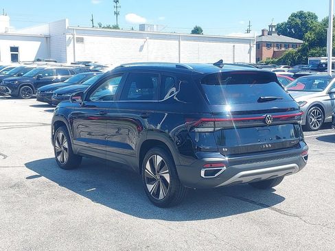 Certified 2025 Volkswagen Taos SE AWD/4WD image 5