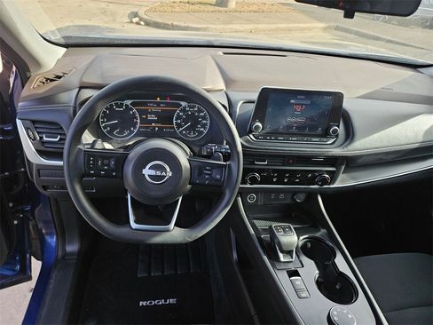 Used 2023 Nissan Rogue S image 16