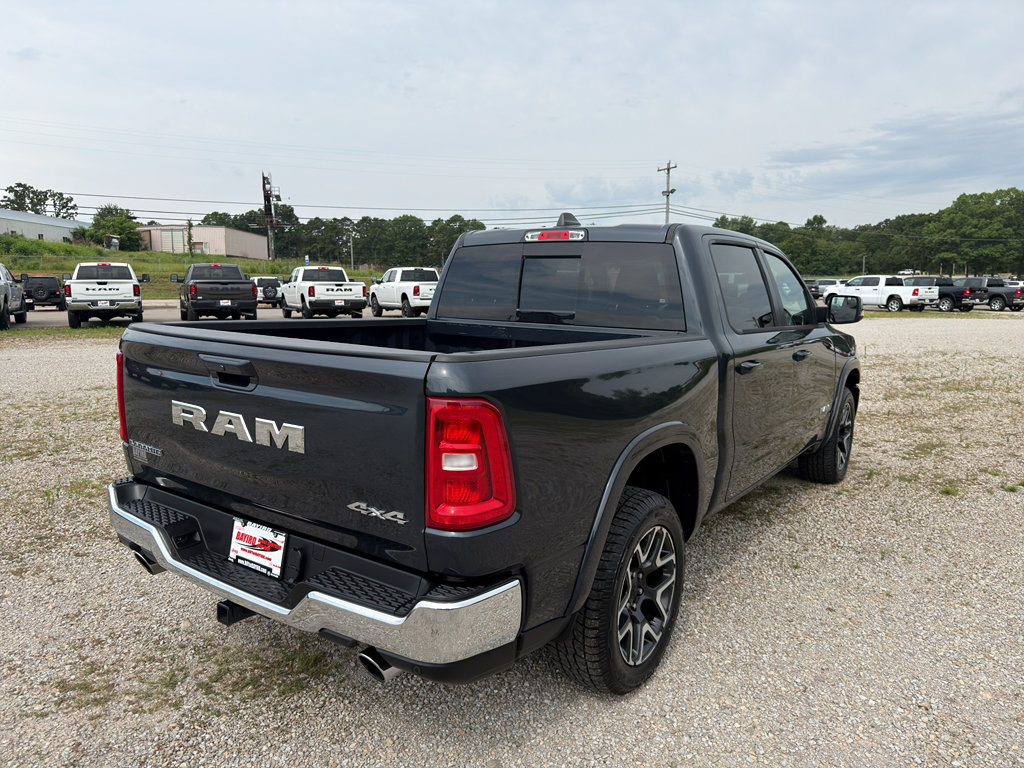 Used 2025 RAM 1500 Laramie AWD/4WD image 6