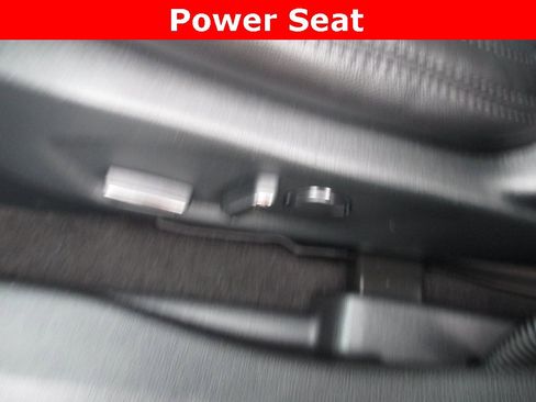 Used 2018 Ford Explorer XLT w/ Equipment Group 202A image 23