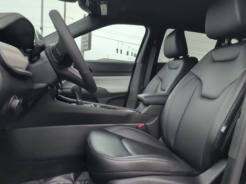 New 2026 Jeep Compass Limited image 18