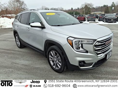 Used 2022 GMC Terrain SLT image 1