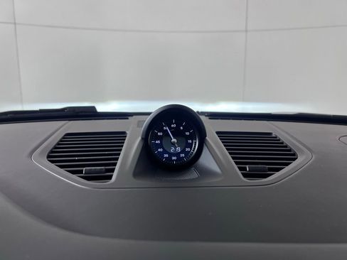 Certified 2025 Porsche 911 Carrera RWD image 31