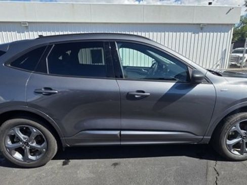 Used 2024 Ford Escape ST-Line image 6